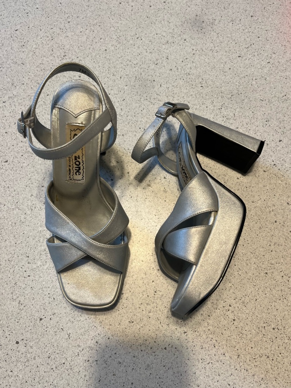 Vintage Club Zone Silver Platform Block Heel Sandals - Picture 3 of 9